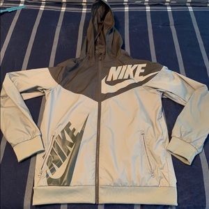 NIKE ZIP UP XL , NEVER WORN ! Need quick cash 💸